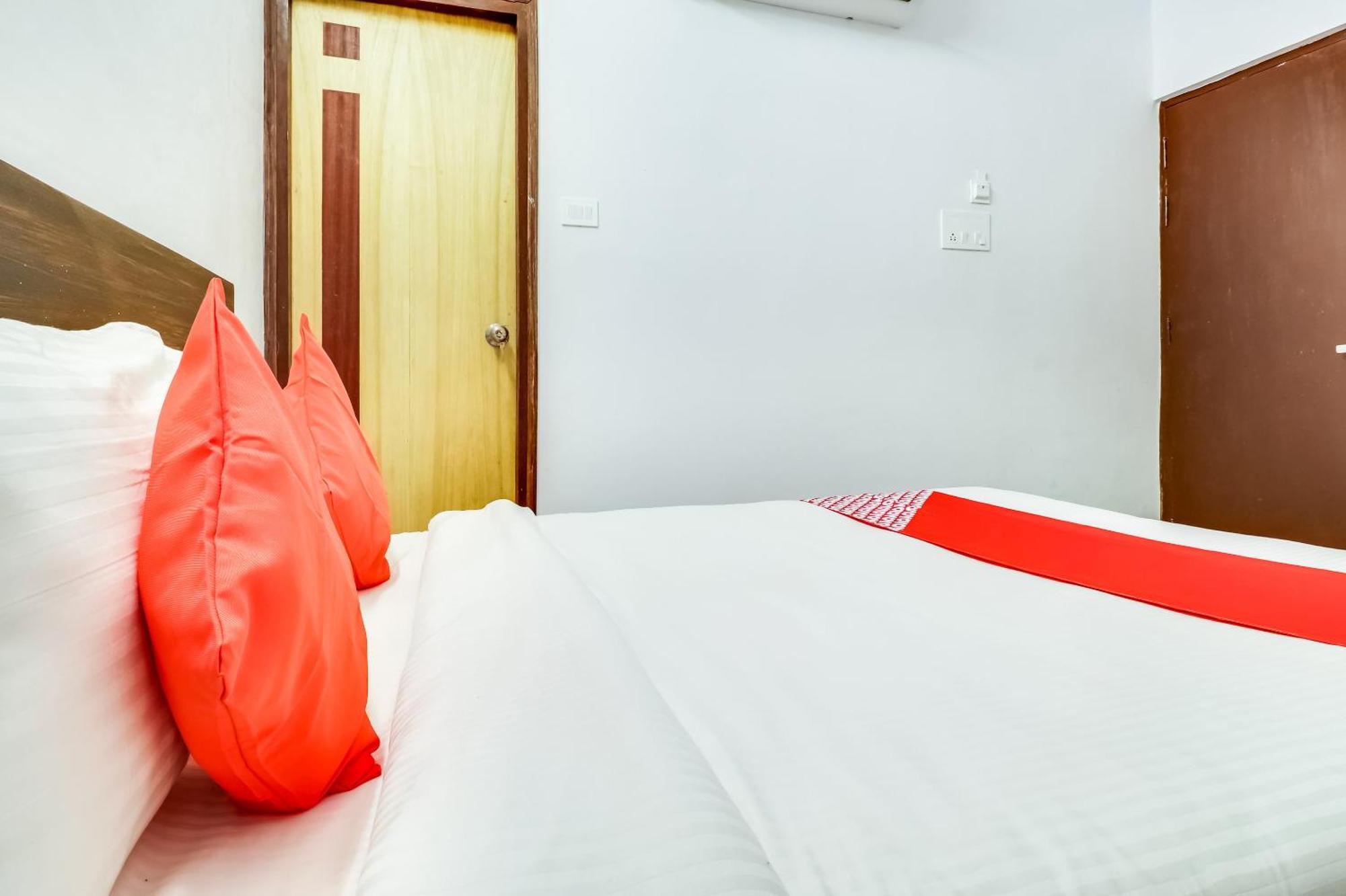 Hotel O The Velvet Chinhat Tiraha Kültér fotó