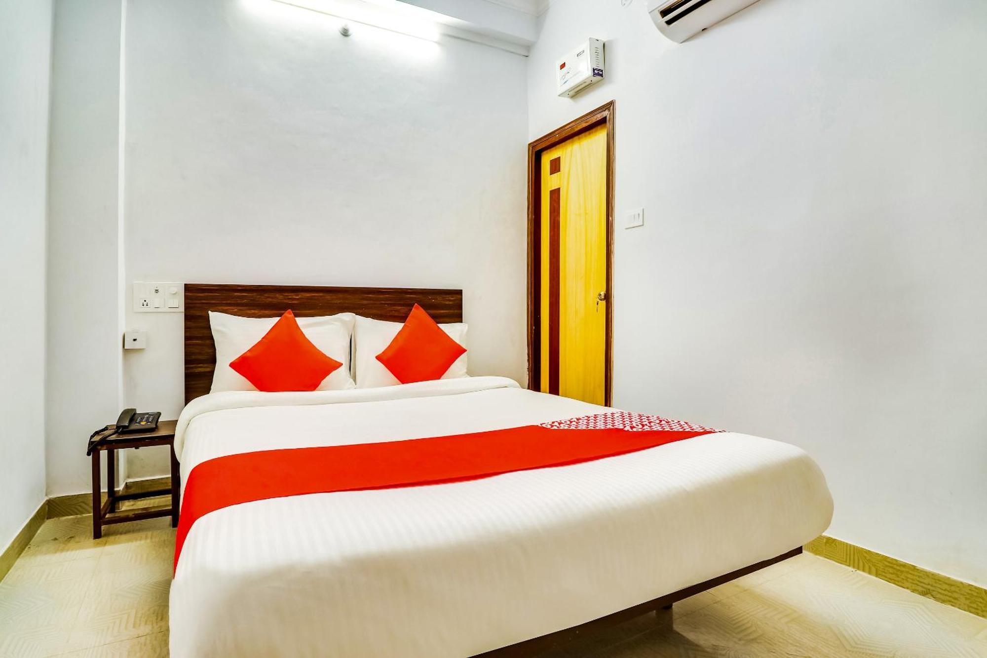 Hotel O The Velvet Chinhat Tiraha Kültér fotó