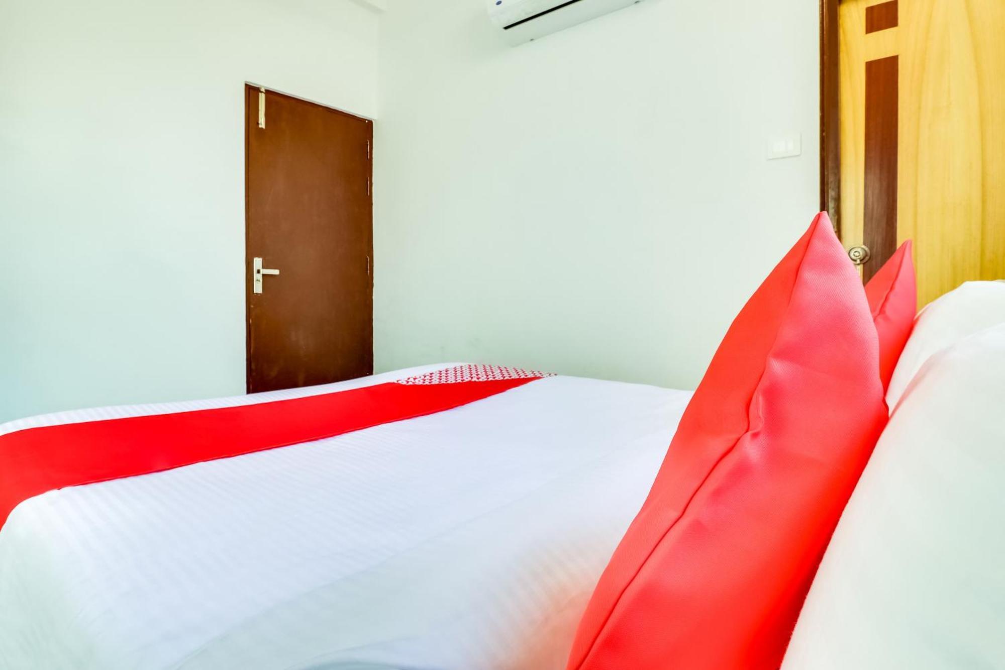 Hotel O The Velvet Chinhat Tiraha Kültér fotó